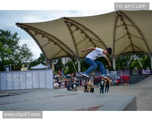 滑板战术解析:上海滑板队如何构建整体压制体系与战术协同 滑板战术解析:上海滑板队如何构建整体压制体系与战术协同